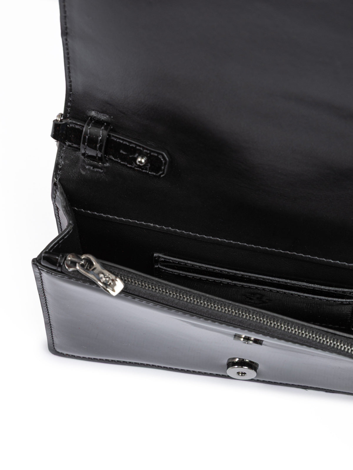Black GT patent leather bag with chain